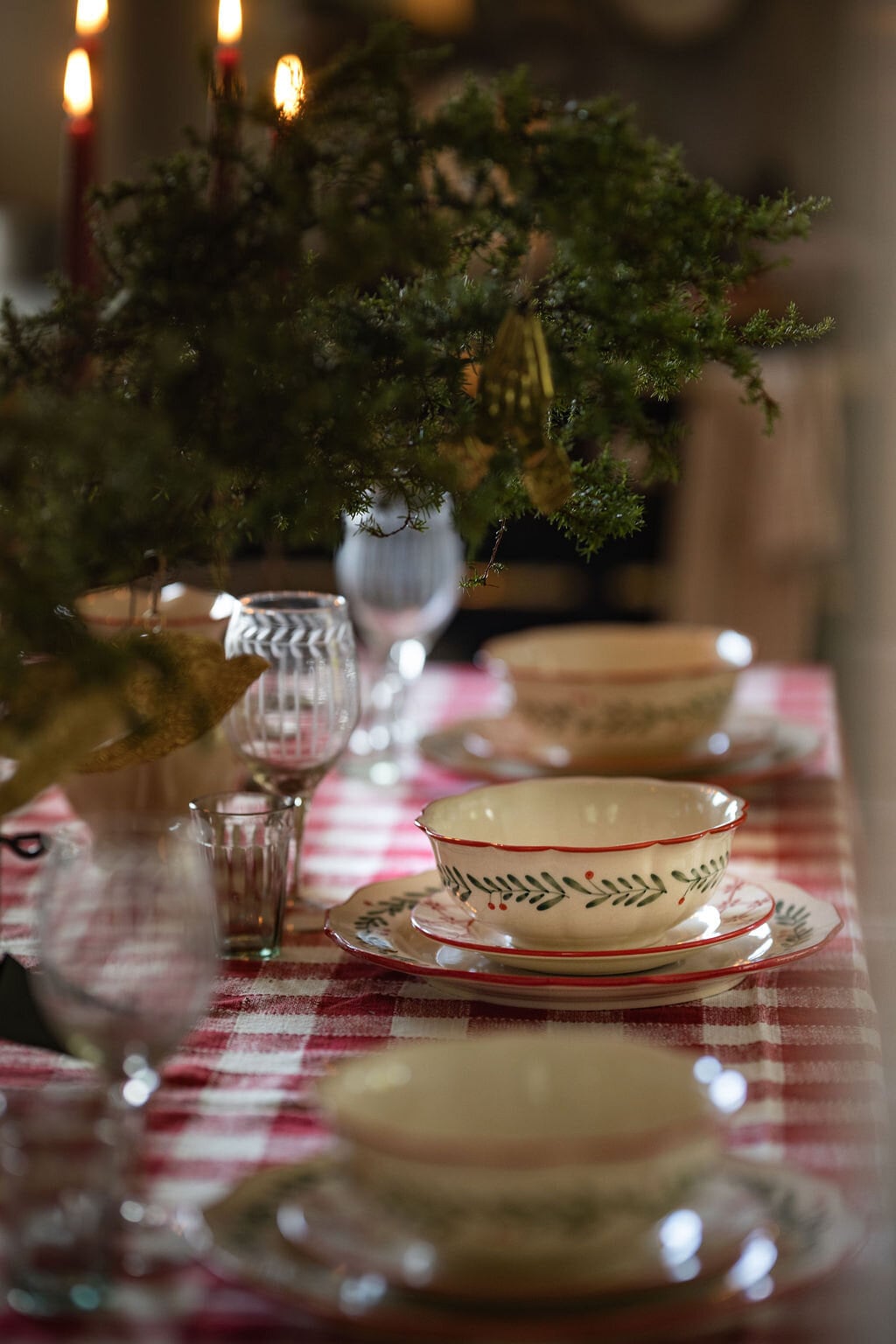 Bowl Esther Lingonberry Medium