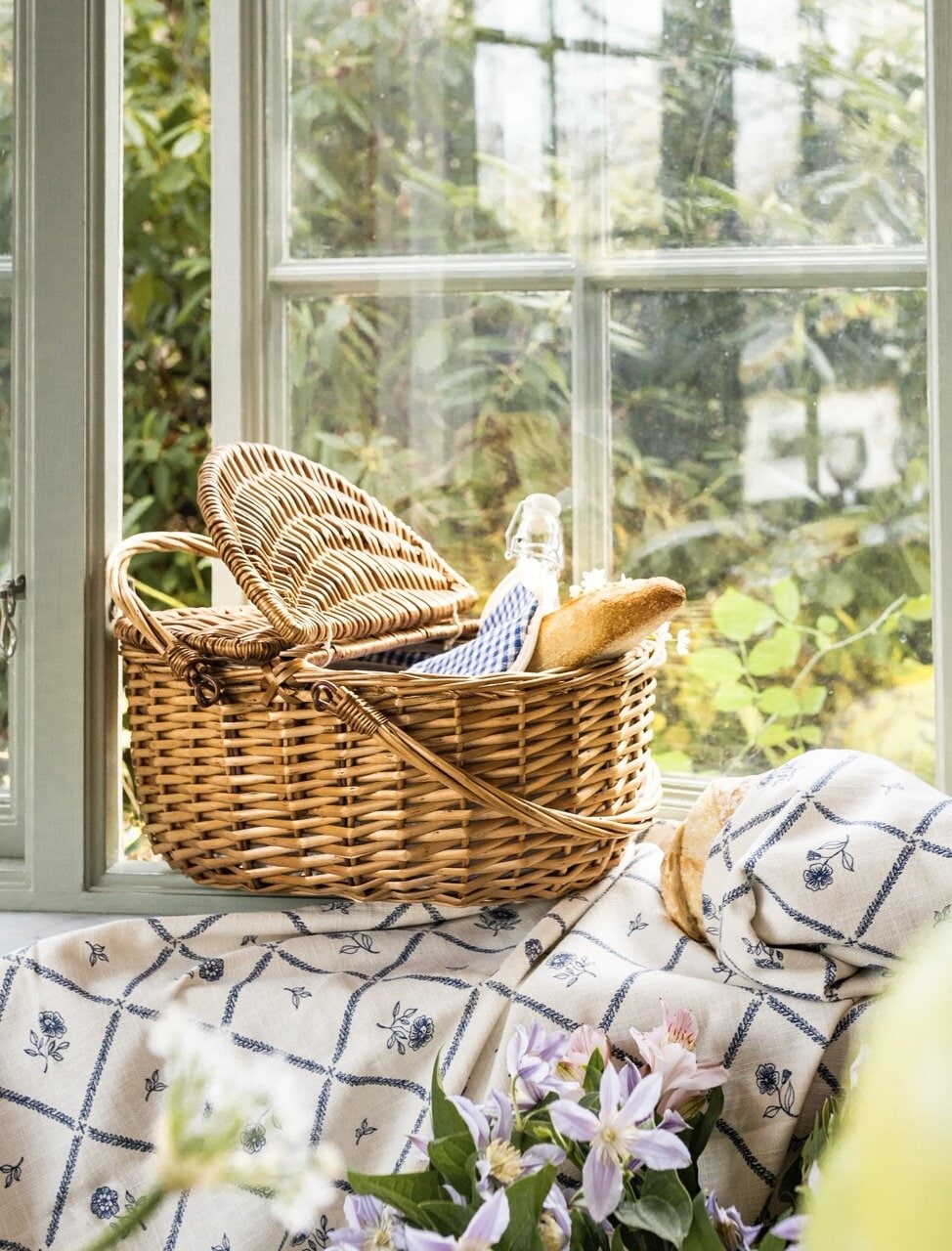 Duk Lovisa 140 x 240 Blå/Vit