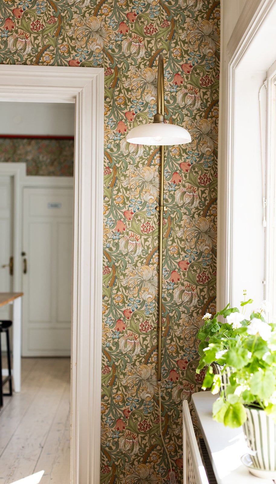 Wall Lamp Sofia Antique Brass/White