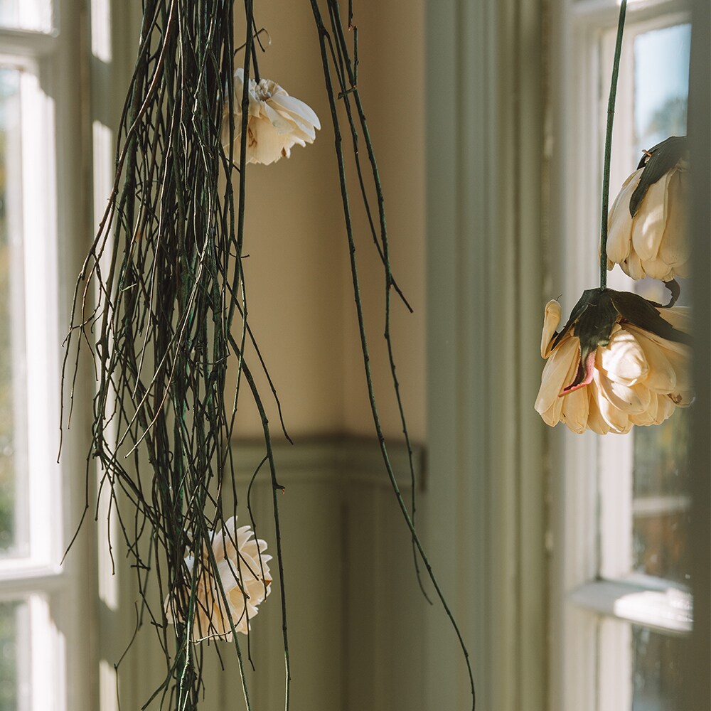 Dried Bouquet w. Large Flowers