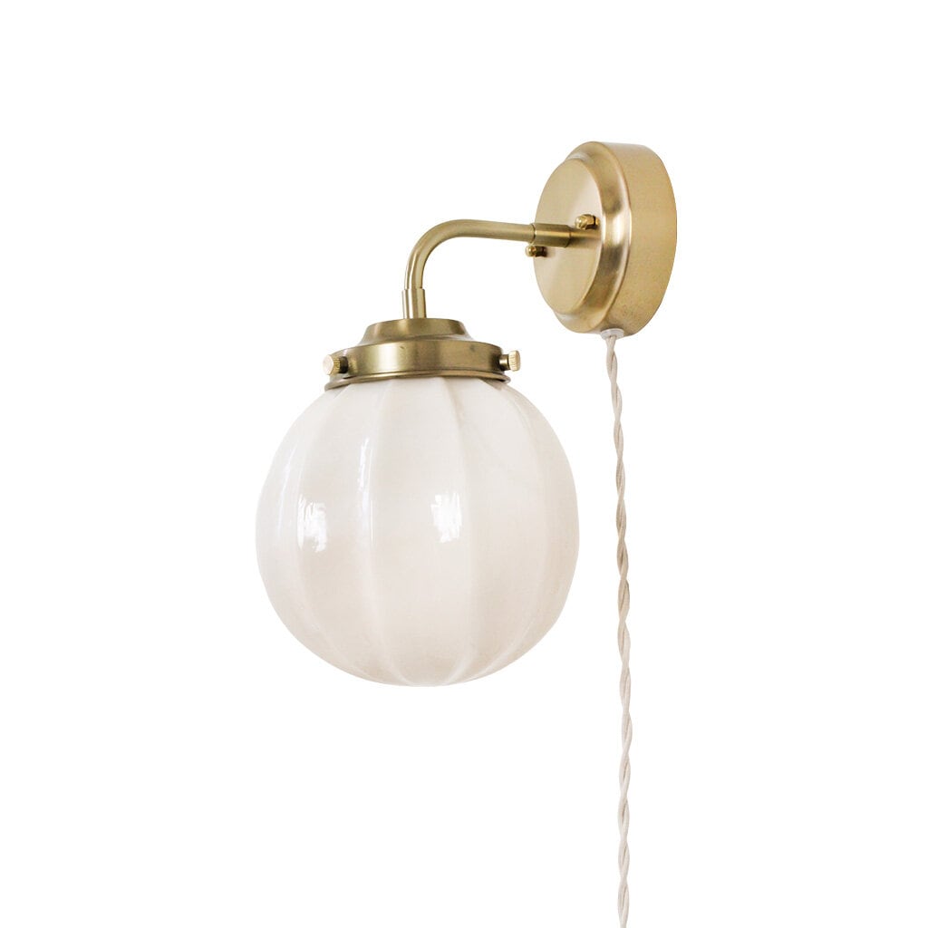 Vägglampa Marit Mässing/Opal Beige Liten