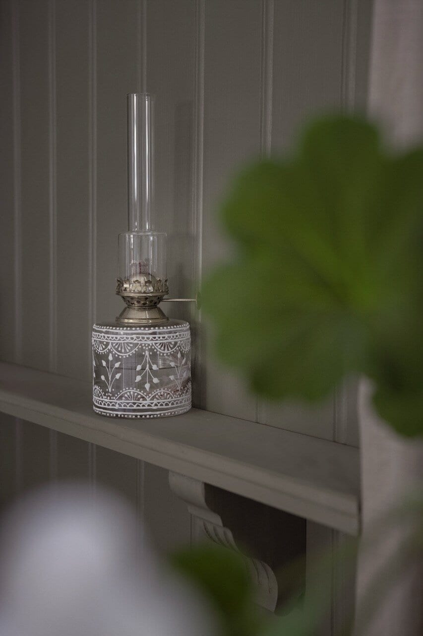 Fotogenlampa Marja Rak Vit Liten