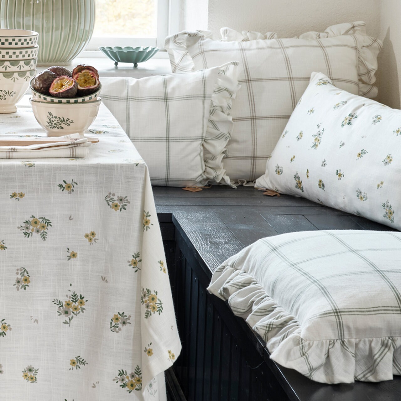 Cushion Cover Flora 35 x 65 cm White