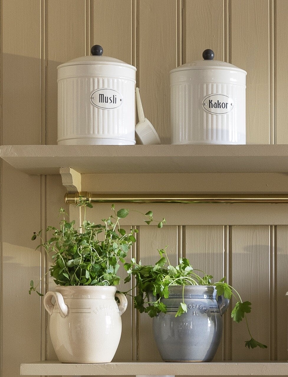 Tin Hugo Kakor White