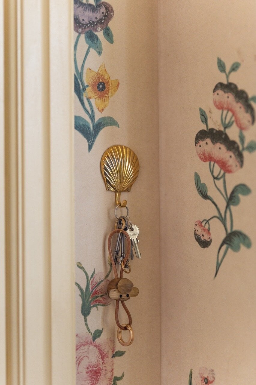 Wall Hook Shell Brass