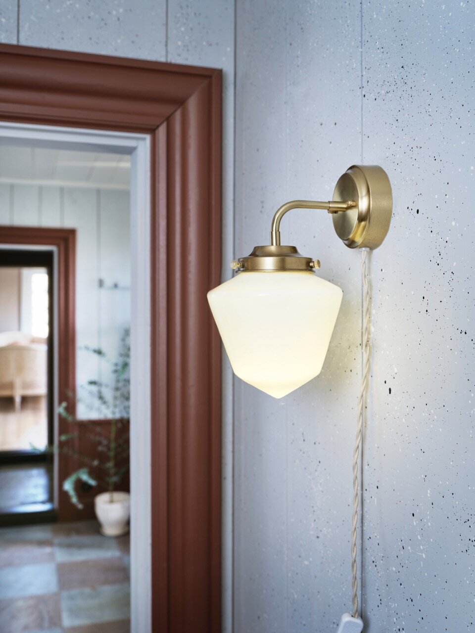 Vägglampa Signe Mässing/Opal Vit